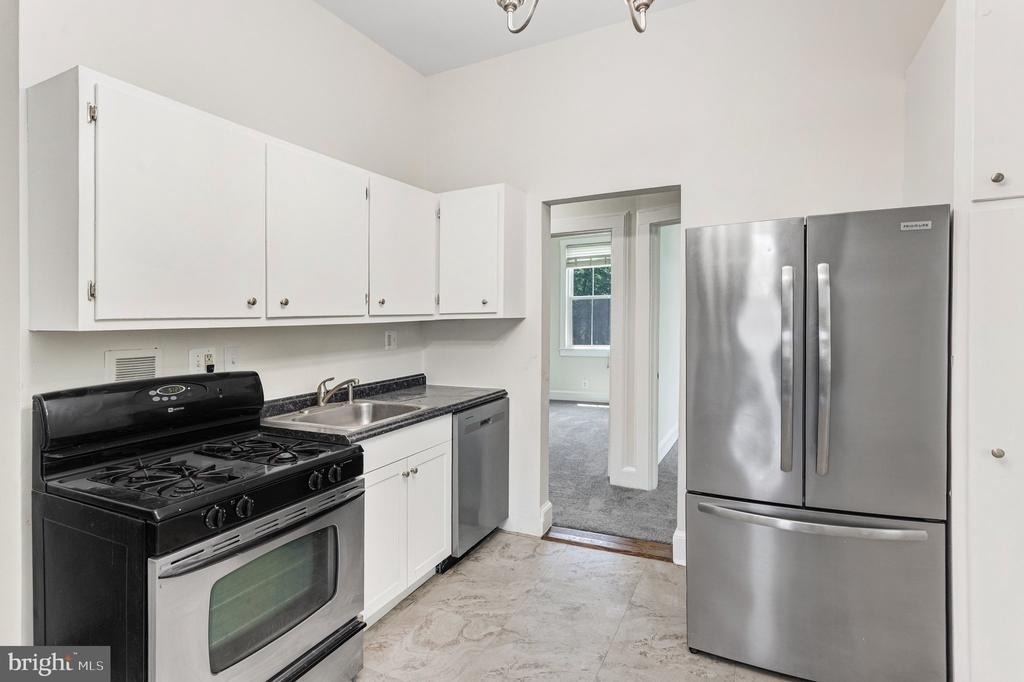 8753 Signal Hill Road - Photo 10