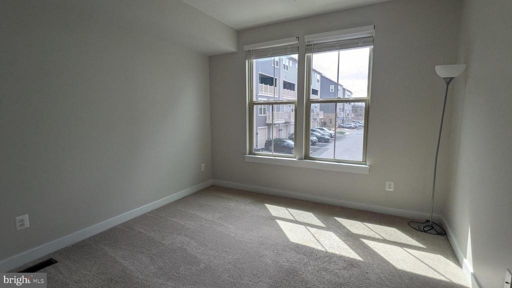 42595 Burbank Terrace - Photo 22