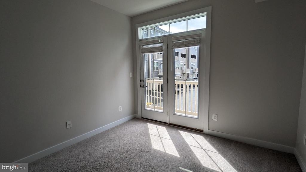 42595 Burbank Terrace - Photo 21