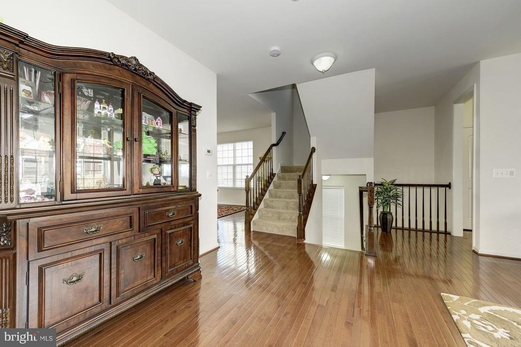 22677 Flowing Spring Square - Photo 5