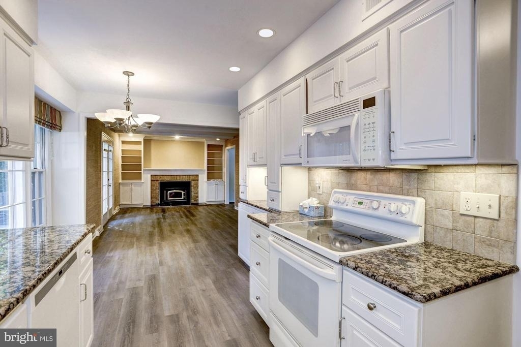 9012 Penn Manor Court - Photo 3