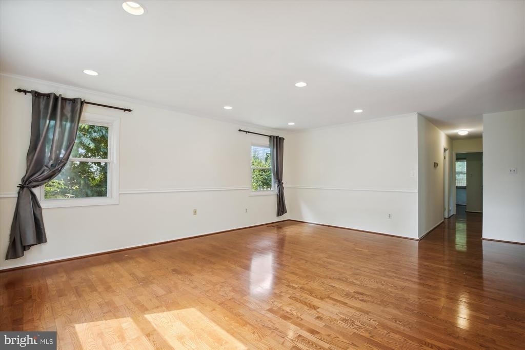 4607 Marshall Hall Lane - Photo 5