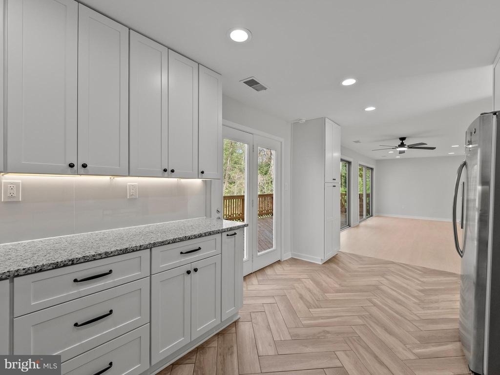 2852 Cedarest Road - Photo 6