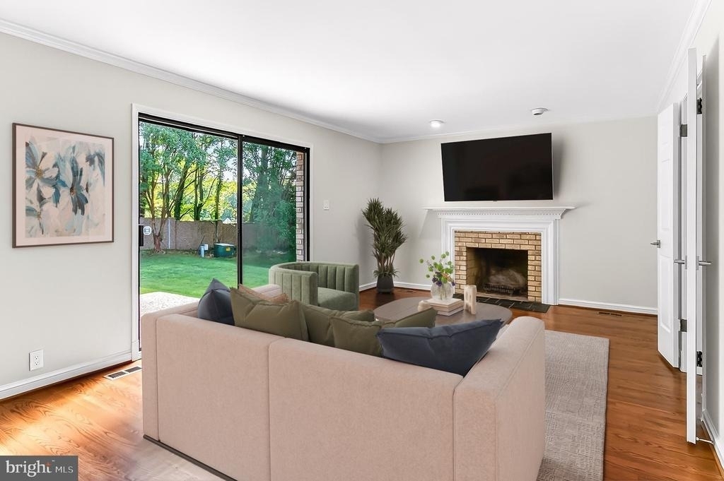 6294 Dunaway Court - Photo 5