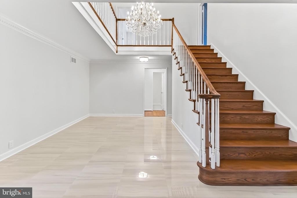 6294 Dunaway Court - Photo 9