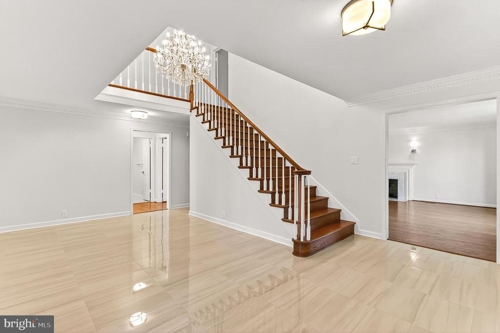 6294 Dunaway Court - Photo 10