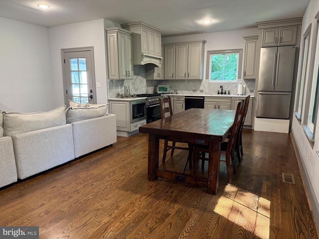 8747 Brook Road - Photo 10