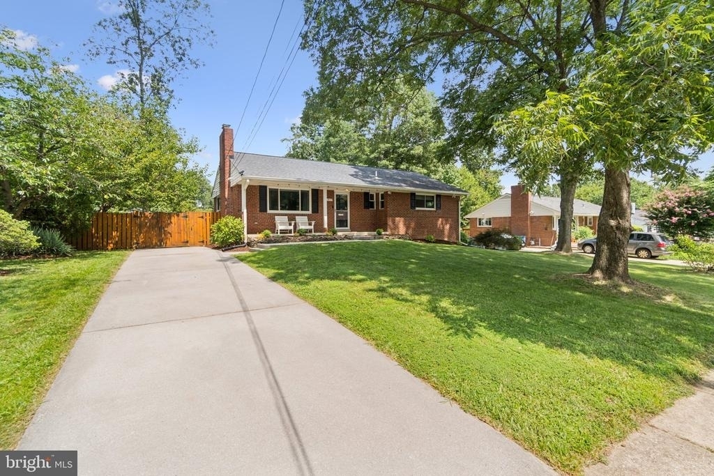 7412 Farnum Street - Photo 1