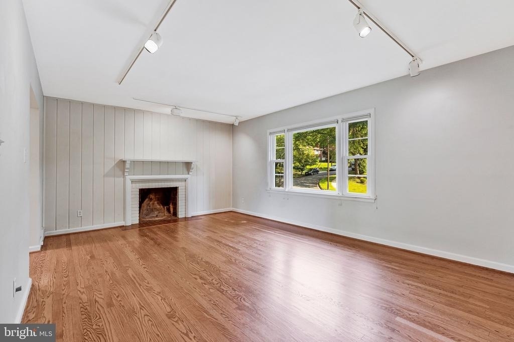 3160 Ravenwood Drive - Photo 5