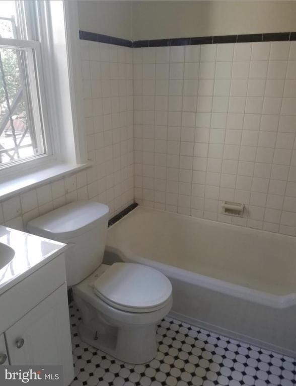 1214 Spruce Street - Photo 5