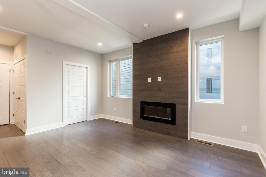 1405 Frankford Avenue - Photo 9