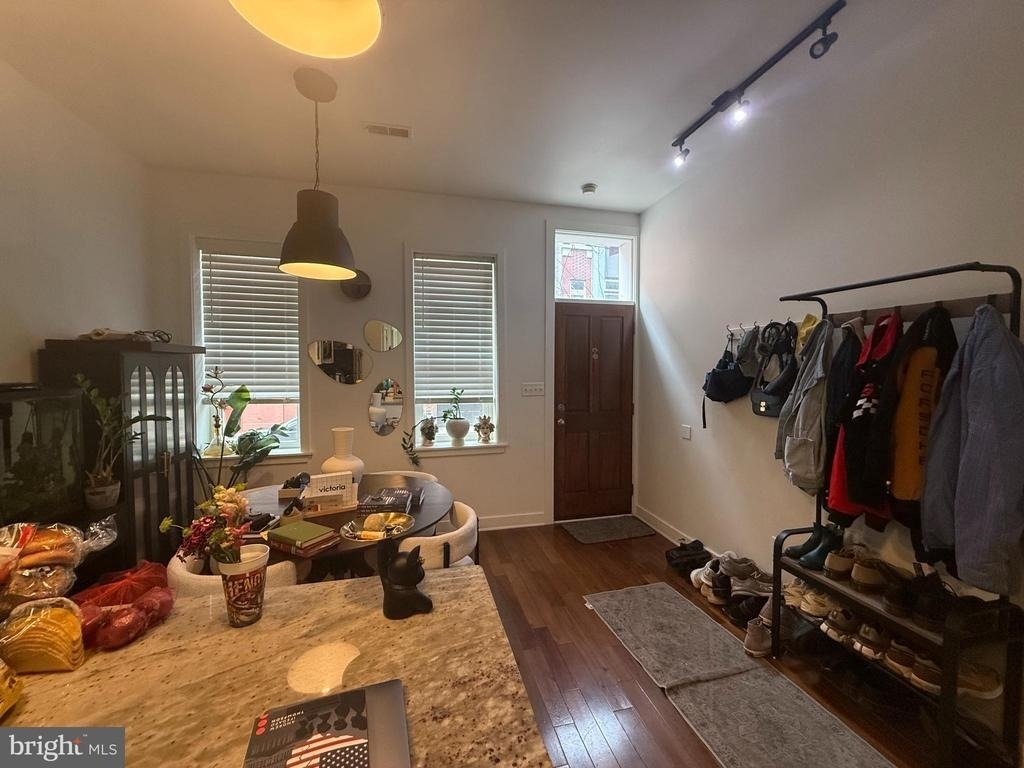 1533 Swain Street - Photo 2