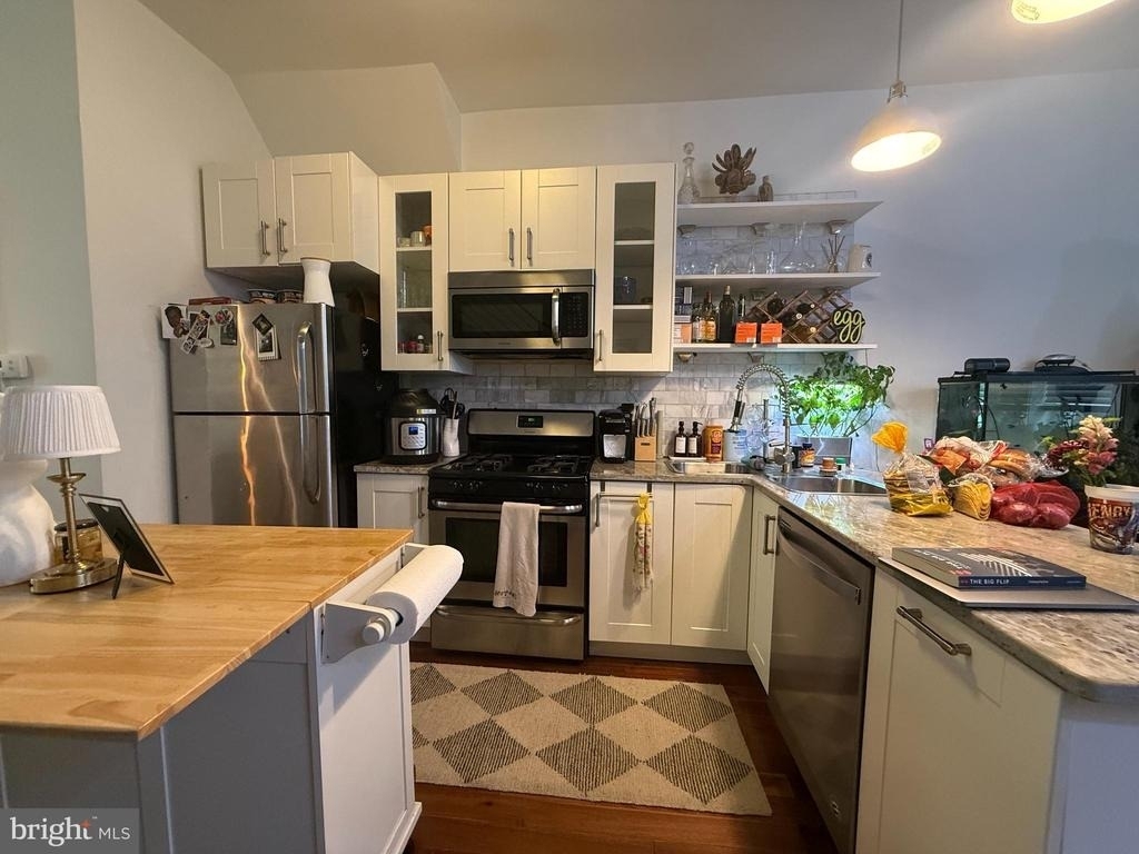 1533 Swain Street - Photo 5