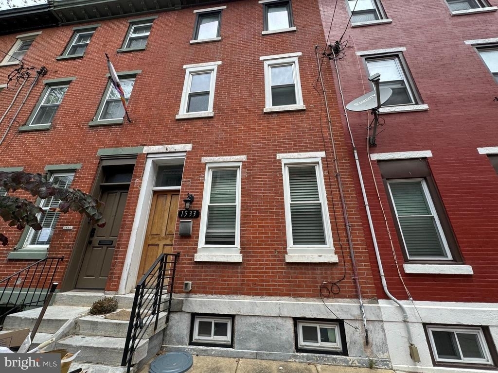 1533 Swain Street - Photo 0