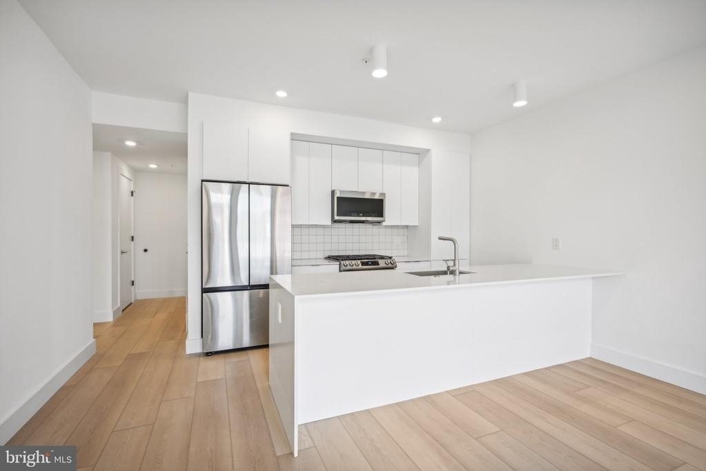 2007 Cambridge Street - Photo 9