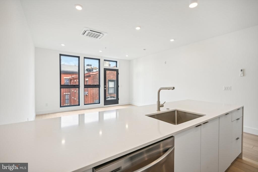 2007 Cambridge Street - Photo 10