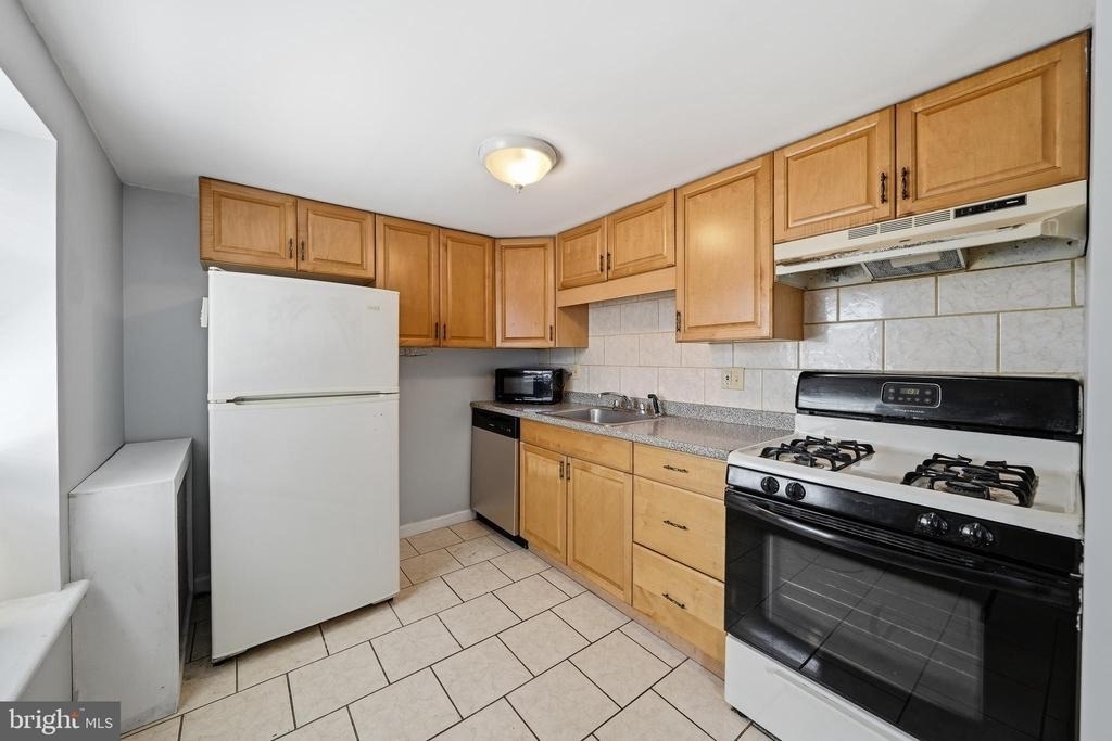 924 S 10th Street - Photo 1