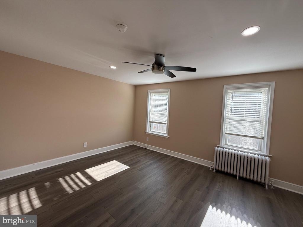 2423 E Allegheny Ave - Photo 3