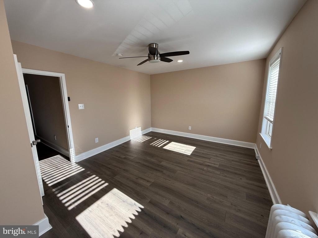 2423 E Allegheny Ave - Photo 4
