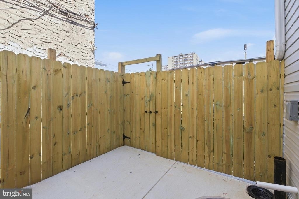 1511 W Flora Street - Photo 8