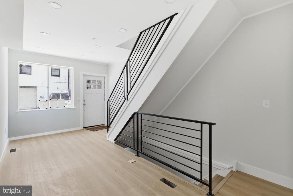 1511 W Flora Street - Photo 7