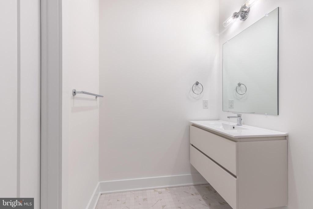 5545 Pulaski Avenue - Photo 13