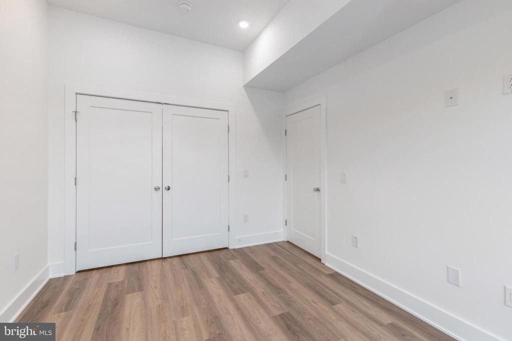 5545 Pulaski Avenue - Photo 22