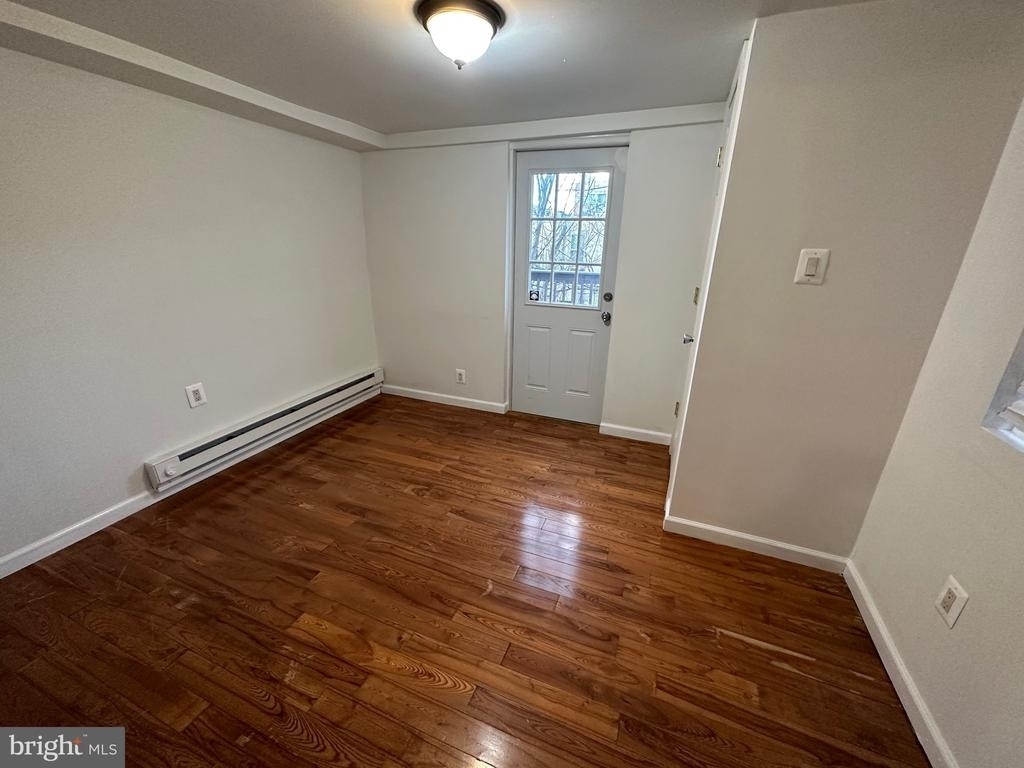 1915 Wharton Street - Photo 6