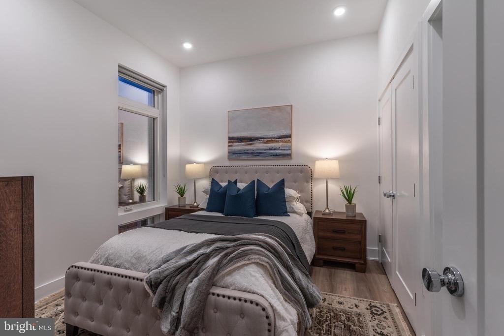 5545 Pulaski Avenue - Photo 19