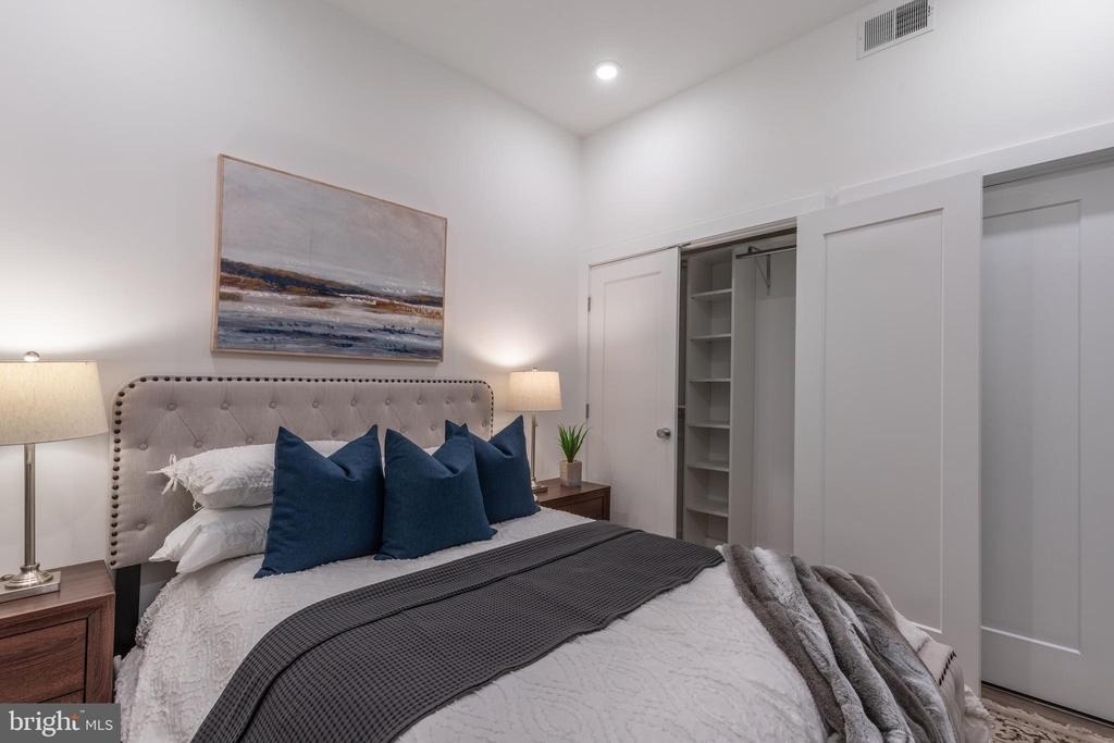 5545 Pulaski Avenue - Photo 21