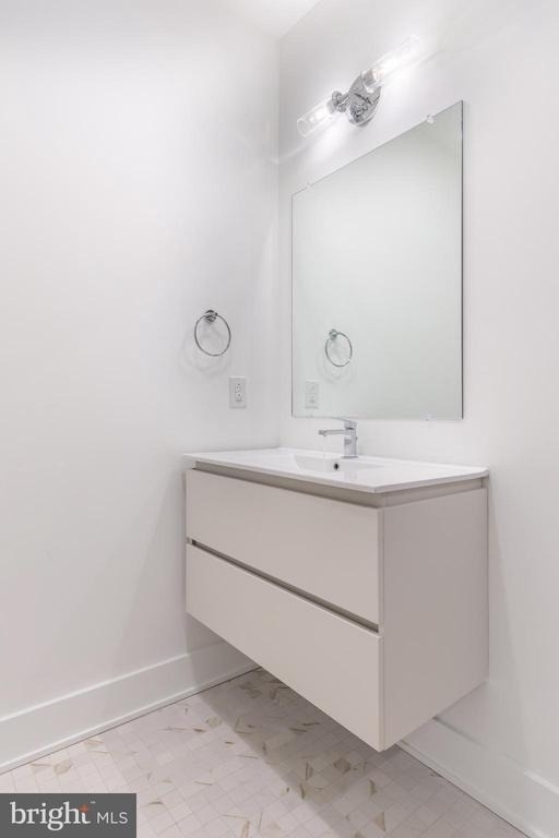 5545 Pulaski Avenue - Photo 14