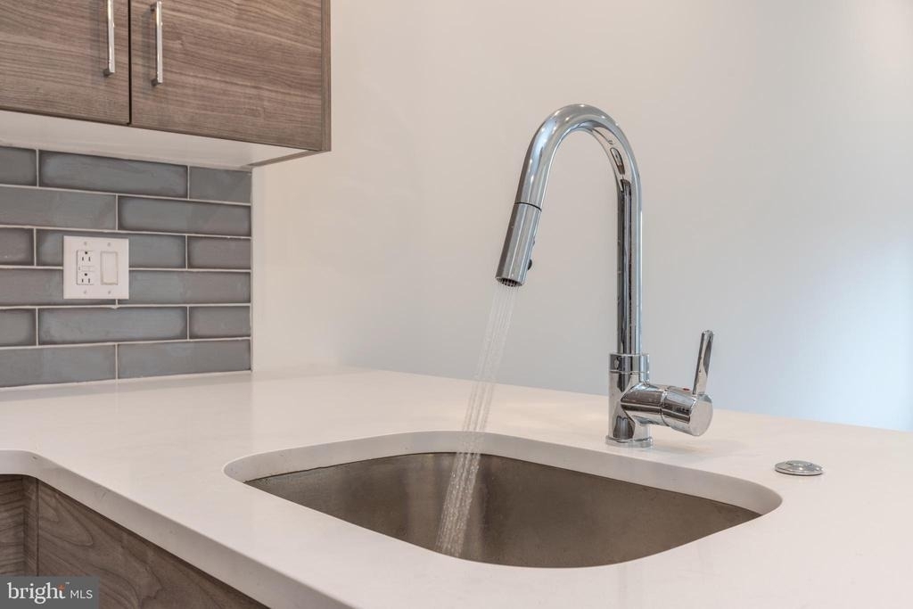 5545 Pulaski Avenue - Photo 7