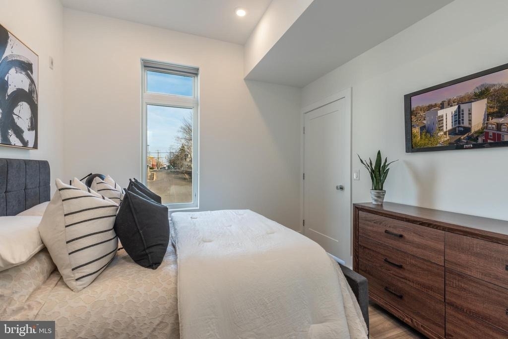 5545 Pulaski Avenue - Photo 20