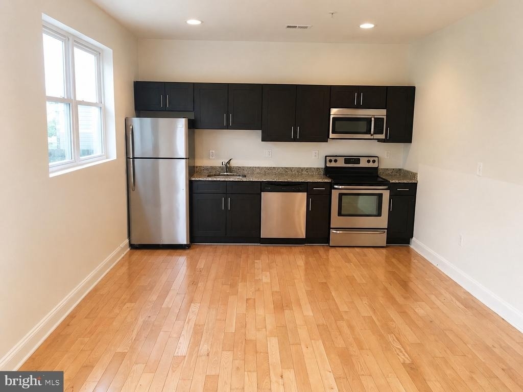 4128 Chester Avenue - Photo 3