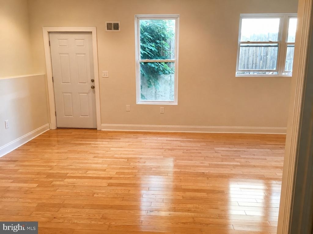 4128 Chester Avenue - Photo 4