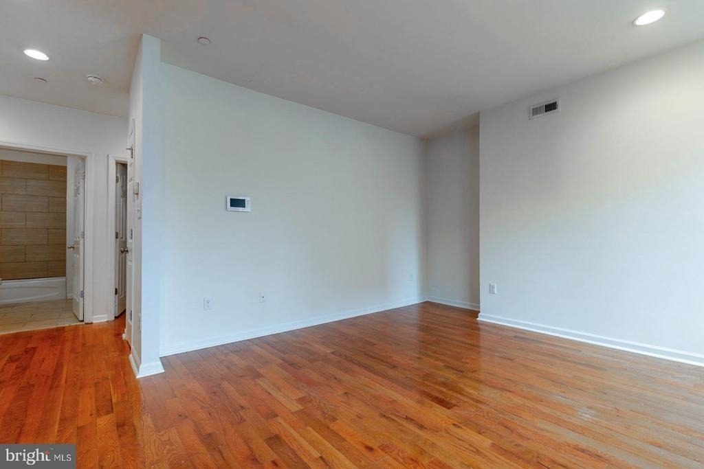 1429 Poplar Street - Photo 6