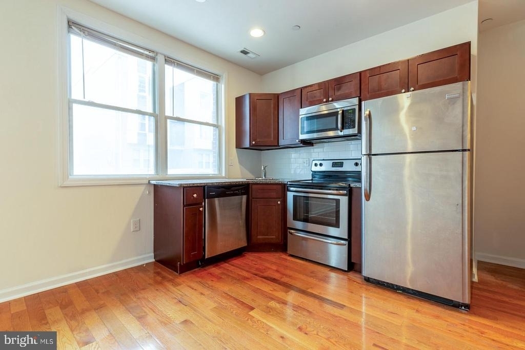 1429 Poplar Street - Photo 7