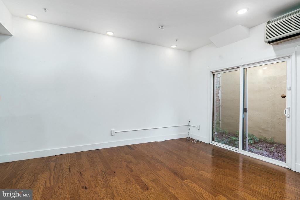 1639 Poplar Street - Photo 5
