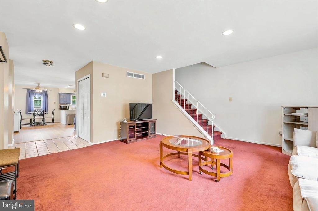 704 Keely Street - Photo 6