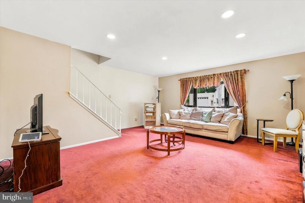 704 Keely Street - Photo 7