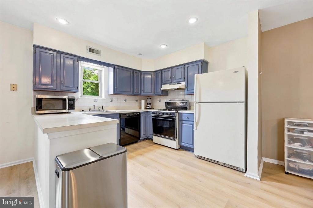 704 Keely Street - Photo 1
