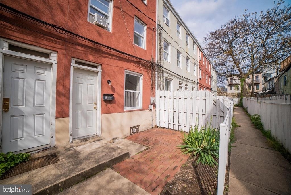 1305 N Lawrence Street - Photo 1