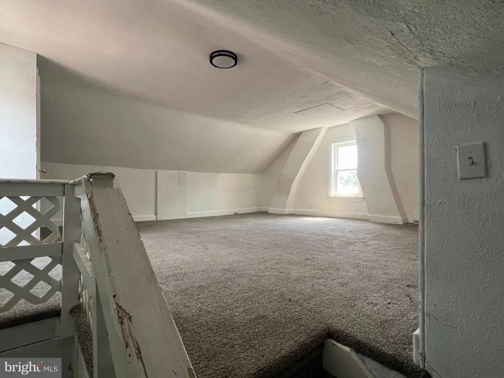 538 Chestnut Street - Photo 2
