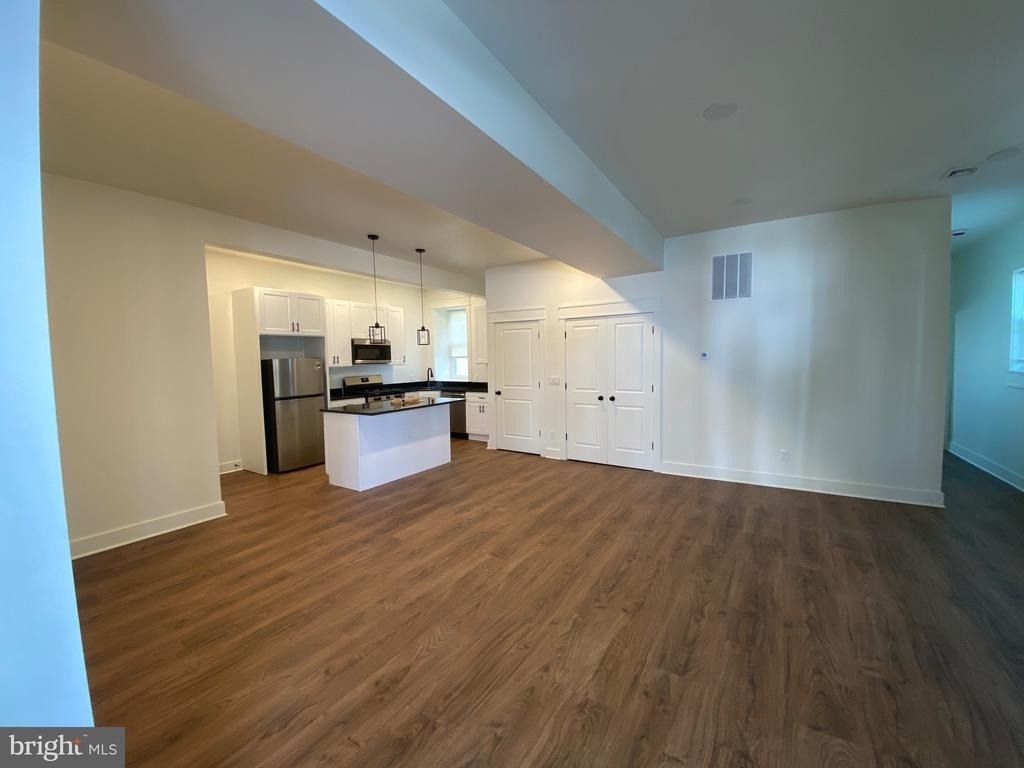 27 W Ferdinand Street - Photo 3
