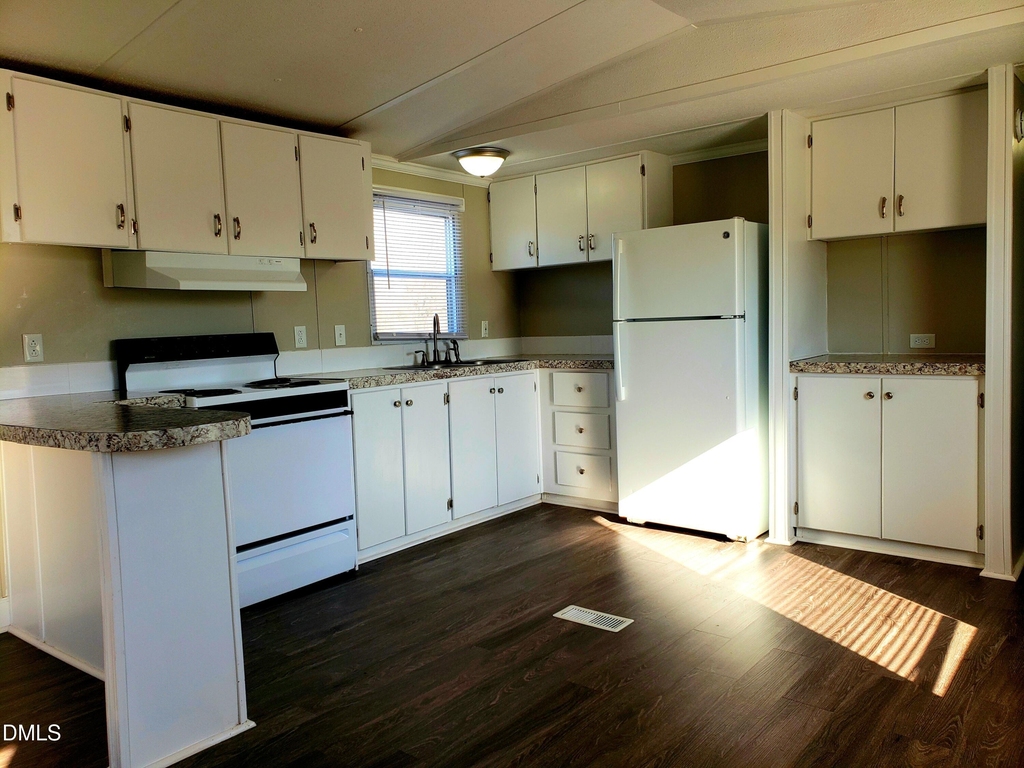8530 White Oak Road - Photo 1