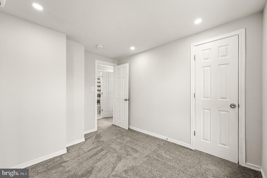 30 Keystone Avenue - Photo 18