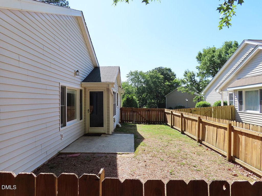 205 Standish Drive - Photo 8