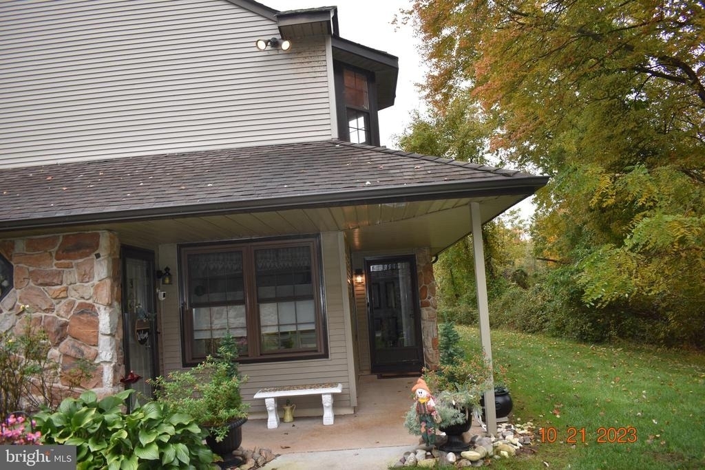 32 Basswood Court - Photo 2