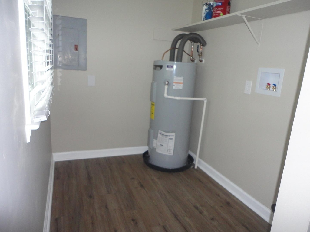 137 W Barbee Street - Photo 7