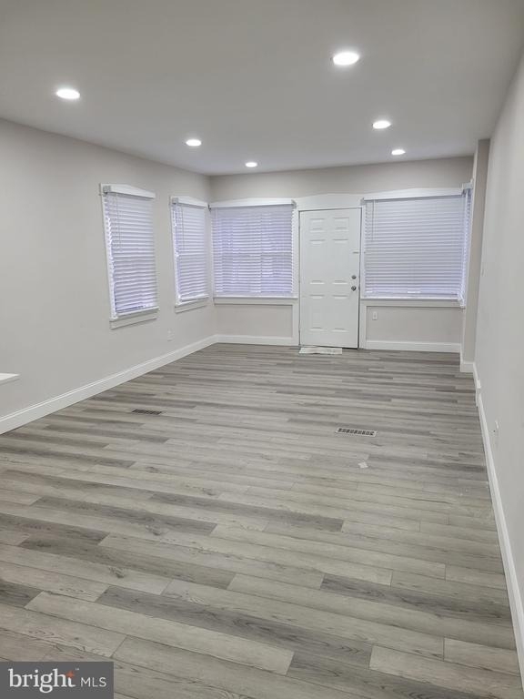 300 W Kings Highway - Photo 4